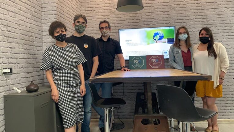 El equipo de ARANOVa junto con Juliana Ruddy Yépez Haro y Olga Julián Montaner, estudiantes del Título de Experto en Gestión de Responsabilidad Social de la Universidad de Zaragoza, dentro de la iniciativa organizada por el Instituto Aragonés de Fomento (IAF) de apoyo a las empresas del Sello RSA.