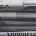 Banner de periodicos apilados